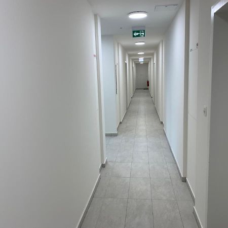 Air-Conditioned, 2 Room Apartment With Terrace Bratislava Ngoại thất bức ảnh