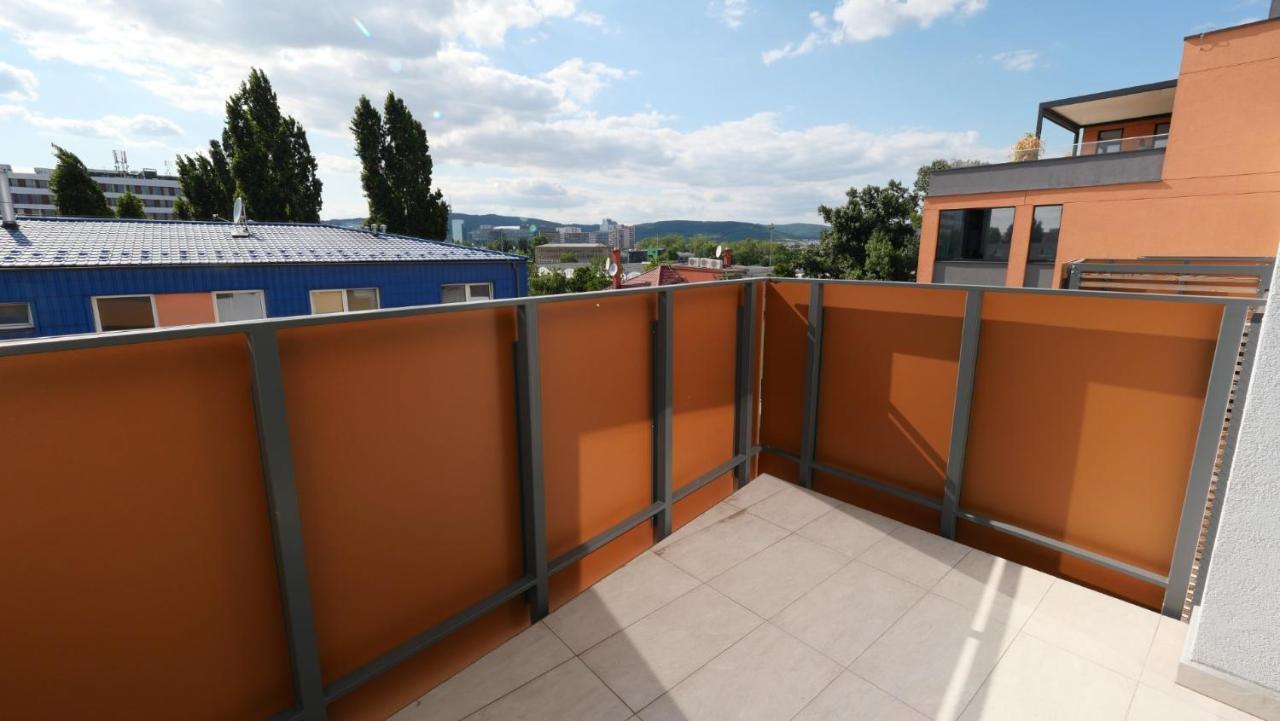 Air-Conditioned, 2 Room Apartment With Terrace Bratislava Ngoại thất bức ảnh
