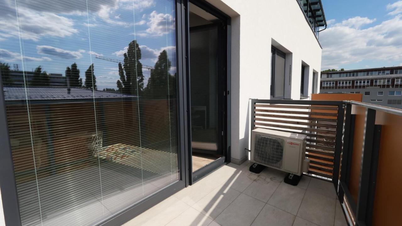 Air-Conditioned, 2 Room Apartment With Terrace Bratislava Ngoại thất bức ảnh