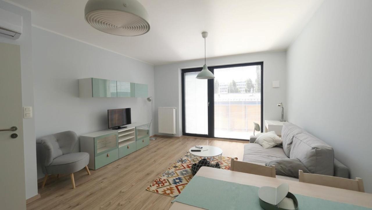 Air-Conditioned, 2 Room Apartment With Terrace Bratislava Ngoại thất bức ảnh