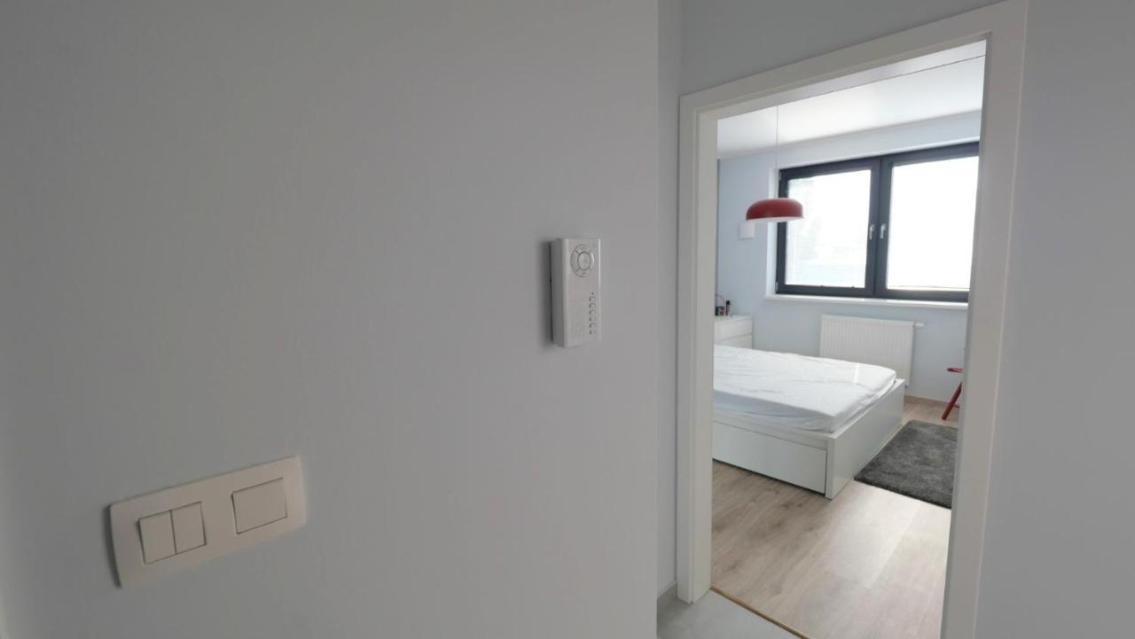 Air-Conditioned, 2 Room Apartment With Terrace Bratislava Ngoại thất bức ảnh